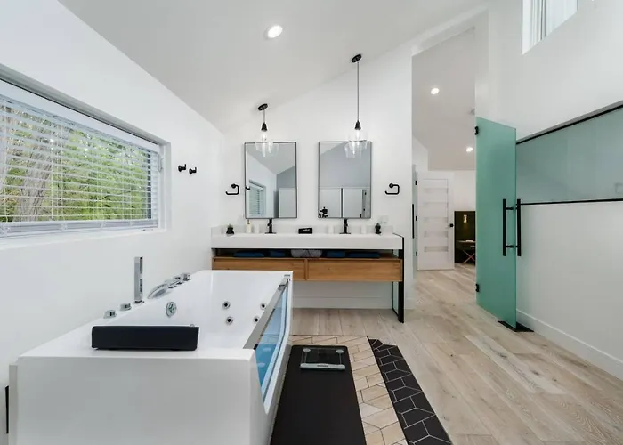 Holiday home Serene Oasis Near Rock River *